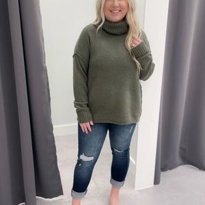 RD Style - NWT - Winter White - Spun Sugar Sweater